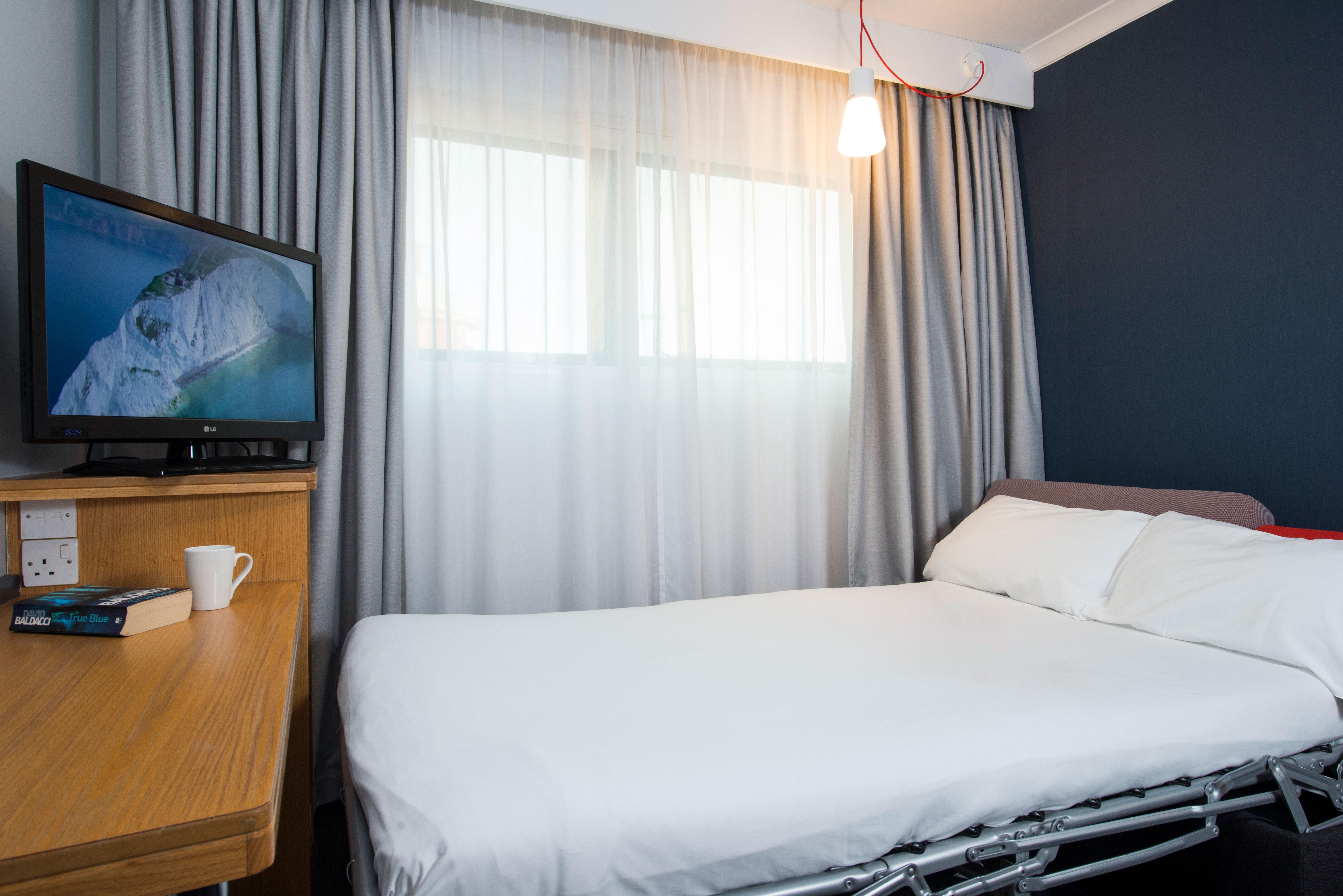 Holiday Inn Express Taunton East By Ihg Exterior foto