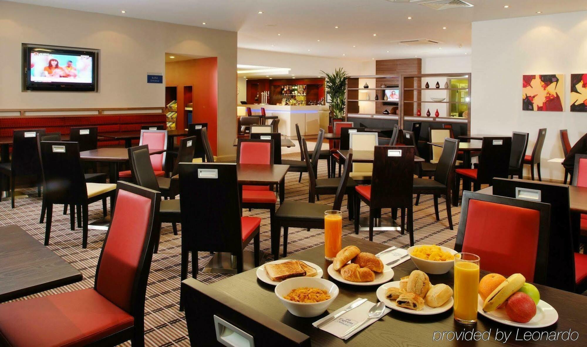 Holiday Inn Express Taunton East By Ihg Exterior foto